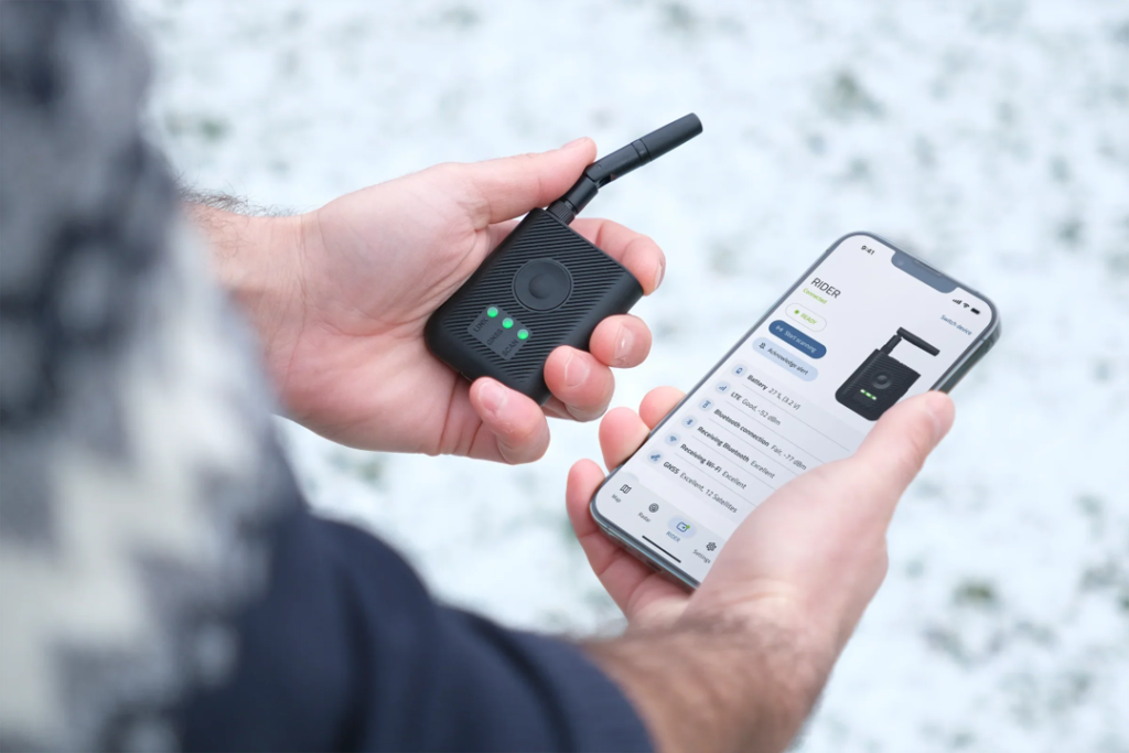 A compact, wireless, battery-powered Remote ID receiver, designed for public safety organizations and professional pilots.
